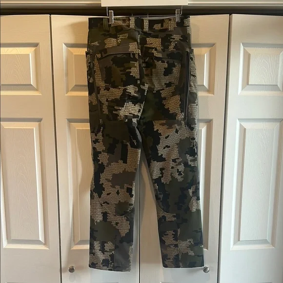 KUIU Camouflage Men's Pants - Picture 7 of 10